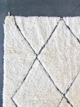 Load image into Gallery viewer, BENI OURAIN MOROCCAN #616 - Handmade Carpet