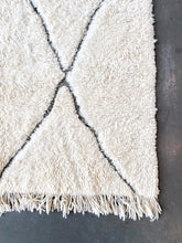 Load image into Gallery viewer, BENI OURAIN MOROCCAN #616 - Handmade Carpet
