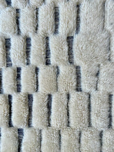 Load image into Gallery viewer, BENI OURAIN RUNNER #630 - Handmade Runner