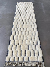 Load image into Gallery viewer, BENI OURAIN RUNNER #630 - Handmade Runner