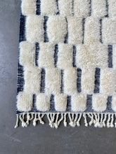 Load image into Gallery viewer, BENI OURAIN RUNNER #630 - Handmade Runner