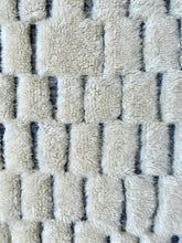 Load image into Gallery viewer, BENI OURAIN RUNNER #630 - Handmade Runner