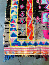Load image into Gallery viewer, BOUCHEROUITE MOROCCAN RUG #243 - Vintage Handmade Carpet