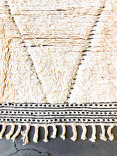 Load image into Gallery viewer, BENI OURAIN MOROCCAN RUG #308 - Handmade Carpet