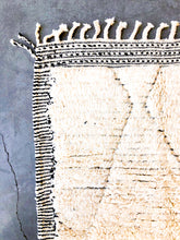 Load image into Gallery viewer, BENI OURAIN MOROCCAN RUG #308 - Handmade Carpet