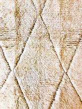 Load image into Gallery viewer, BENI OURAIN MOROCCAN RUG #308 - Handmade Carpet
