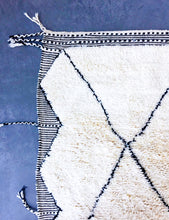 Load image into Gallery viewer, BENI OURAIN MOROCCAN RUG #29 - Handmade Carpet