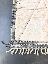 Load image into Gallery viewer, BENI OURAIN MOROCCAN RUG #308 - Handmade Carpet
