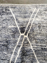 Load image into Gallery viewer, BENI OURAIN MOROCCAN #536 - Handmade Carpet