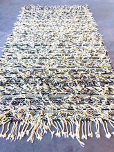 Load image into Gallery viewer, HANDIRA MOROCCAN RUG #10 - Vintage Handmade Carpet/Blanket - On Sale!