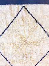 Load image into Gallery viewer, BENI OURAIN MOROCCAN RUG #34 - Vintage Handmade Carpet