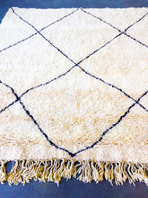 Load image into Gallery viewer, BENI OURAIN MOROCCAN RUG #34 - Vintage Handmade Carpet
