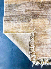 Load image into Gallery viewer, BENI MRIRT MOROCCAN RUNNER #315- Handmade Carpet