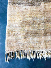 Load image into Gallery viewer, BENI MRIRT MOROCCAN RUNNER #315- Handmade Carpet