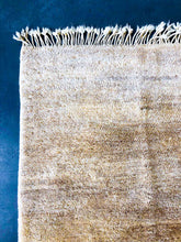 Load image into Gallery viewer, BENI MRIRT MOROCCAN RUNNER #315- Handmade Carpet
