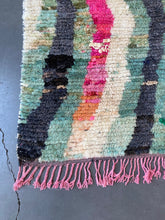 Load image into Gallery viewer, BOUJAD MOROCCAN RUG #643 - Handmade Carpet
