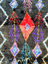 Load image into Gallery viewer, BOUCHEROUITE MOROCCAN RUG #573 - Vintage Handmade Carpet
