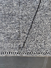 Load image into Gallery viewer, ZANAFI MOROCCAN RUG #622 - Handmade Carpet
