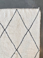 Load image into Gallery viewer, BENI OURAIN MOROCCAN #615 - Handmade Carpet
