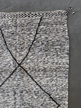 Load image into Gallery viewer, ZANAFI MOROCCAN RUG #622 - Handmade Carpet
