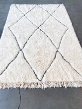 Load image into Gallery viewer, BENI OURAIN MOROCCAN #616 - Handmade Carpet
