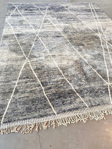 BENI OURAIN MOROCCAN #608 - Vintage Handmade Carpet