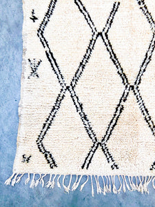 BENI OURAIN MOROCCAN RUG #204 - Vintage Handmade Carpet