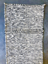 Load image into Gallery viewer, ZANAFI MOROCCAN RUNNER #409 - Handmade Carpet
