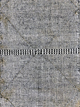 Load image into Gallery viewer, ZANAFI MOROCCAN RUNNER #410 - Handmade Carpet
