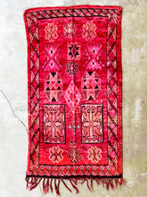 Load image into Gallery viewer, BOUJAD MOROCCAN RUG #43 - Vintage Handmade Carpet
