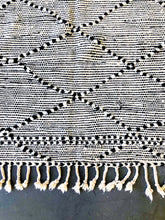 Load image into Gallery viewer, ZANAFI MOROCCAN RUG #23 - Handmade Carpet
