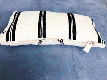 Load image into Gallery viewer, BENI OURAIN MOROCCAN PILLOW #237 - Vintage Handmade Cushion
