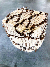 Load image into Gallery viewer, BENI OURAIN MOROCCAN POUF #237 - Vintage Handmade Cushion
