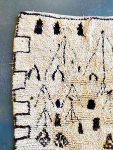 AZILAL MOROCCAN RUG #205 - Vintage Handmade Carpet