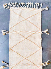 Load image into Gallery viewer, ZANAFI MOROCCAN RUNNER #521 - Vintage Handmade Carpet
