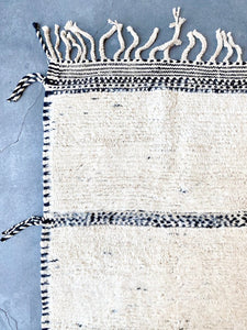 BENI OURAIN MOROCCAN #547 - Vintage Handmade Carpet