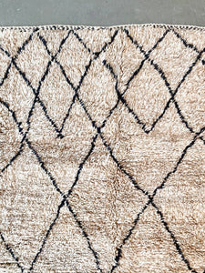 BENI MRIRT MOROCCAN #525 - Vintage Handmade Carpet