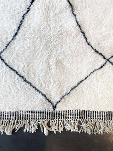 BENI OURAIN MOROCCAN #555 - Vintage Handmade Carpet