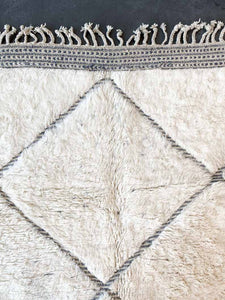 BENI OURAIN MOROCCAN #561 - Vintage Handmade Carpet