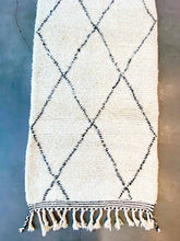 Load image into Gallery viewer, BENI OURAIN MOROCCAN #556 - Handmade Runner

