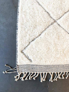 BENI OURAIN MOROCCAN #561 - Vintage Handmade Carpet