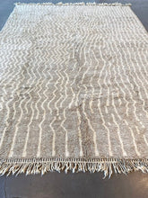 Load image into Gallery viewer, BENI OURAIN MOROCCAN #613 - Handmade Carpet

