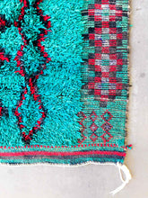 Load image into Gallery viewer, AZILAL MOROCCAN RUG #95 - Vintage Handmade Carpet - On Sale!
