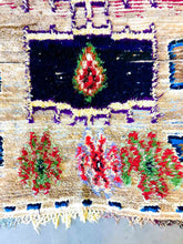 Load image into Gallery viewer, BOUJAD MOROCCAN RUG #87 - Vintage Handmade Carpet
