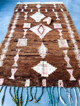 Load image into Gallery viewer, OURIKA MOROCCAN RUG #39 - Vintage Handmade Carpet
