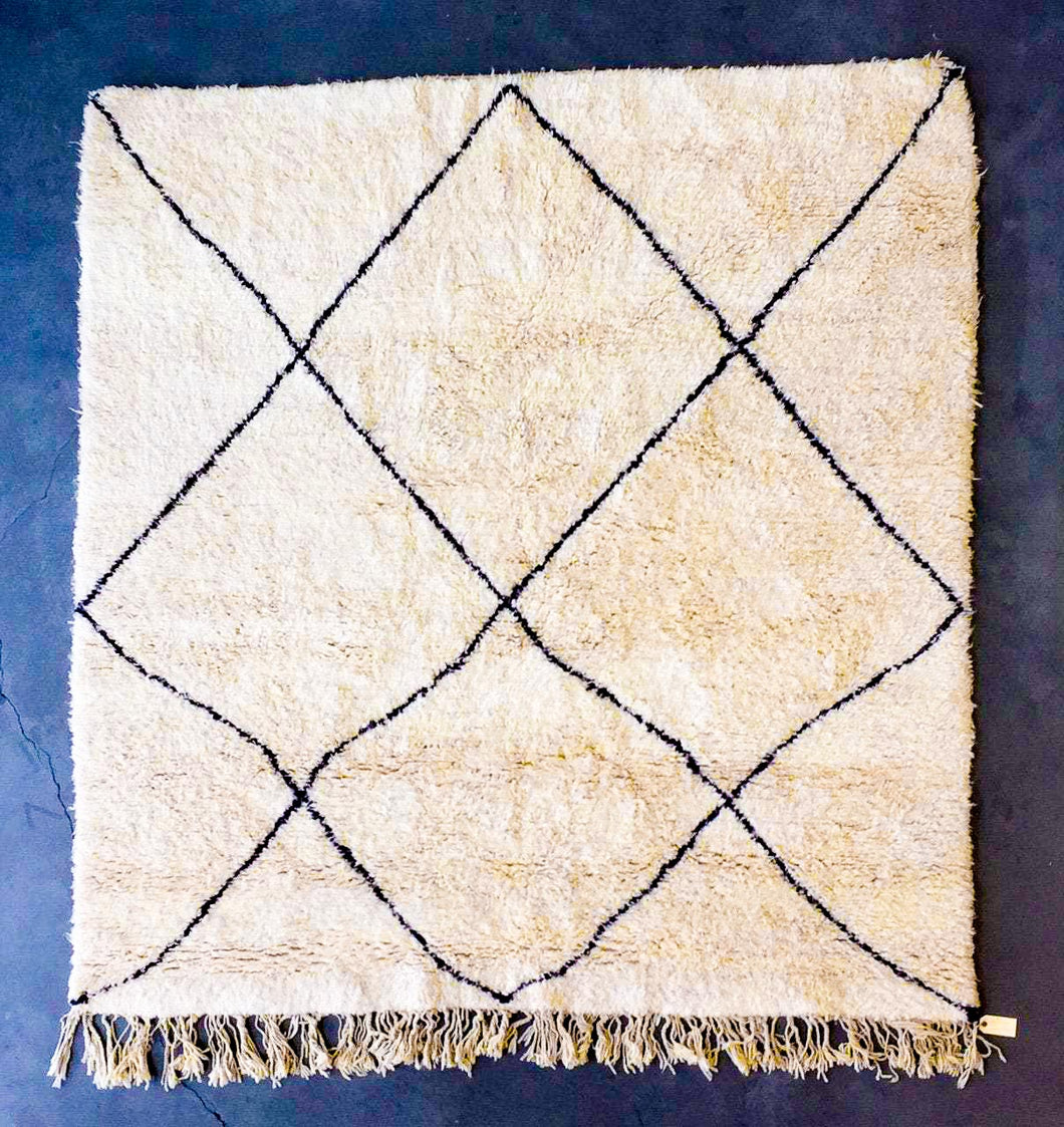 BENI OURAIN MOROCCAN RUG #34 - Vintage Handmade Carpet
