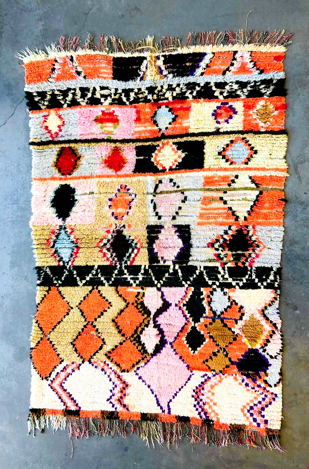 AZILAL MOROCCAN RUG #209 - Vintage Handmade Carpet