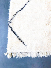 Load image into Gallery viewer, BENI OURAIN MOROCCAN RUG #274 - Handmade Carpet
